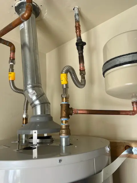 Water heater installation and plumbing repair in Central City South